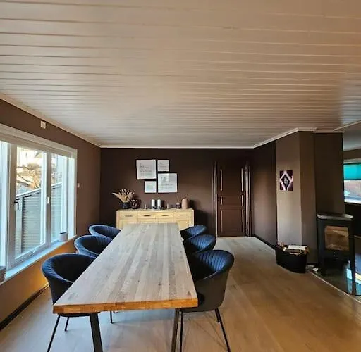 Tomannsbolig Sentralt 아파트